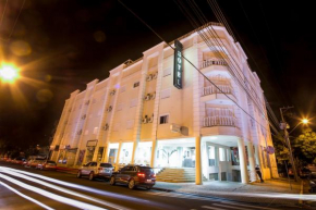 Гостиница Francisco Beltrão Palace Hotel  Франсиску-Белтран